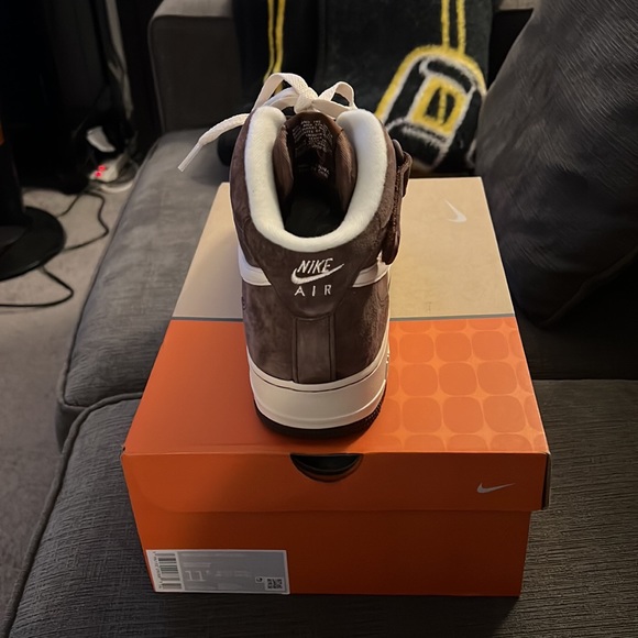 Air Force One Mid 07 QS - Picture 2 of 6